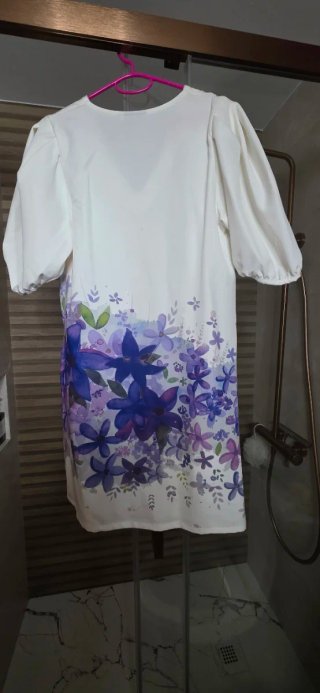 Vestido B&L blanco con estampado floral