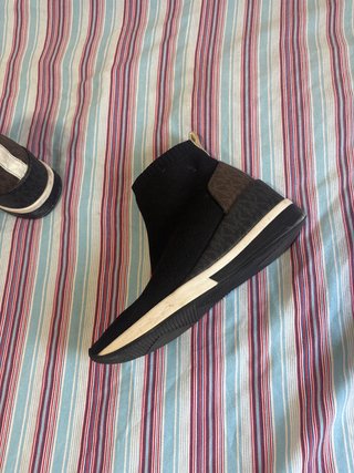 Botines Michael Kors Skyler Negro/Gris