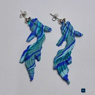 Pendientes arcilla polimérica grises y blancos