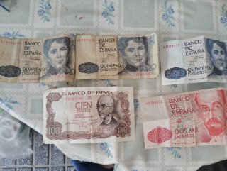 Billetes españoles antiguos: 100, 500 y 2000 peset