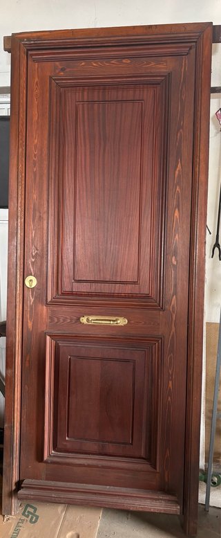 Puerta de Entrada de Madera Maciza