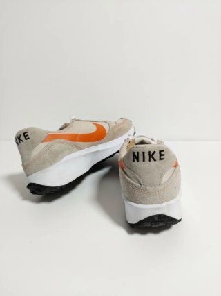 Zapatillas Nike Waffle Debut Beige y Naranja