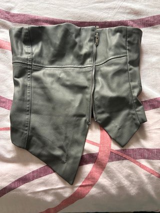 Top de Piel Sintética Gris