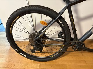 Bicicleta de montaña KTM 29” – Shimano CUES, RockS