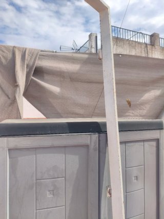 Puerta de Reja Metálica Blanca
