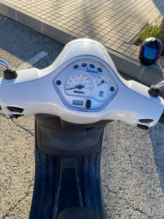 Vespa Piaggio LX50 Blanca