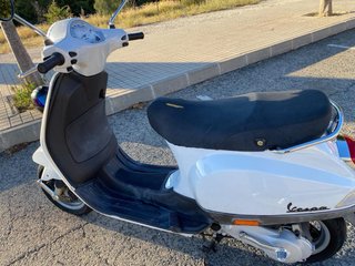 Vespa Piaggio LX50 Blanca