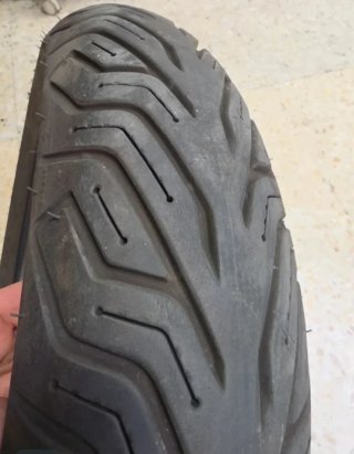 Neumático 120 80 14