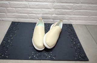 Zapatos de Cuero Color Crema Talla 42