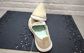 Zapatos de Cuero Color Crema Talla 42