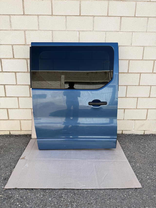 PUERTA LATERAL CORREDERA DERECHA OPEL VIVARO B