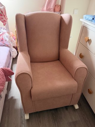 Sillón mecedora lactancia rosa