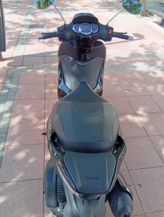 Piaggio Beverly 300cc Negra, police , todo de casa