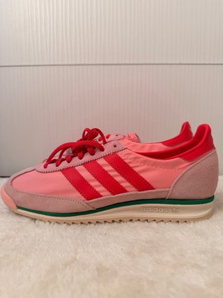 Zapatillas Adidas Rosa y Rojo.Nuevas sin usar.