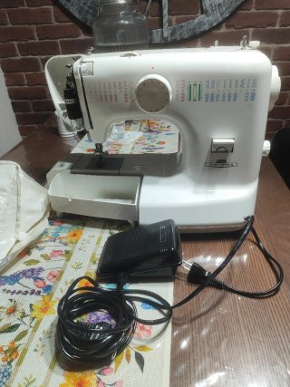 Máquina de coser Victoria