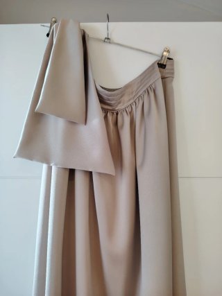 Vestido largo de fiesta beige