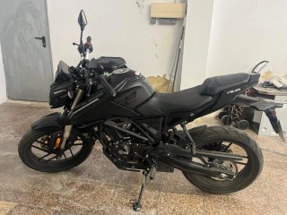 Moto Voge 125R Negra