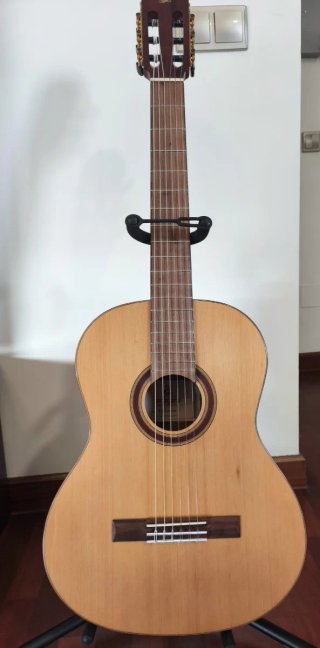 Guitarra Española Admira con funda y soporte