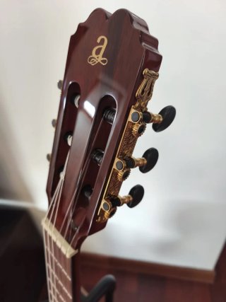 Guitarra Española Admira con funda y soporte