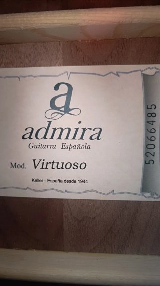 Guitarra Española Admira con funda y soporte