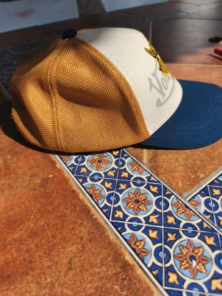 Gorra Von Dutch Azul y Blanca