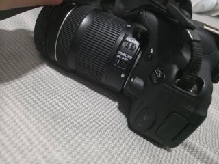 Canon EOS 700D 18-135mm Cámara DSLR