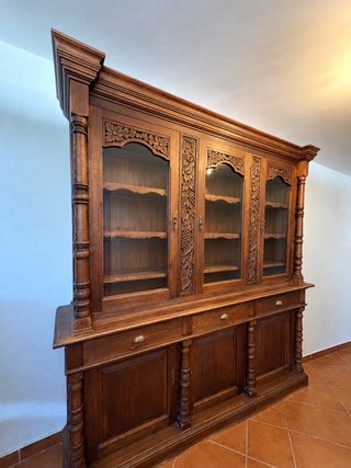 Aparador de Madera Maciza con Vitrina