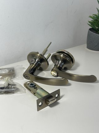 Juego de Manillas Zamak con Picaporte cuadrado
