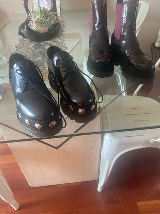 Zapatos y Botines Negros