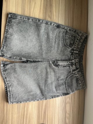 Pantalón vaquero gris oscuro