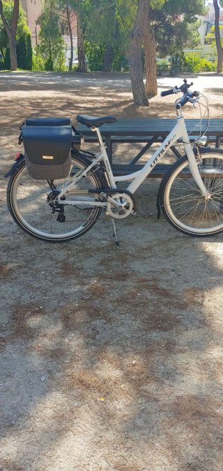 Bicicleta eléctrica blanca LITTIUM
