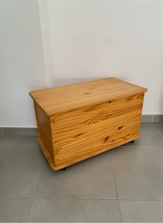 Baúl Abatible de Madera Maciza