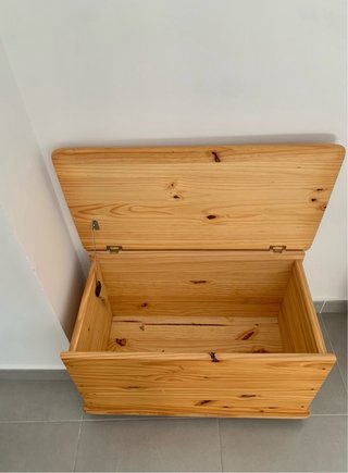 Baúl Abatible de Madera Maciza