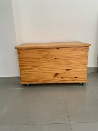 Baúl Abatible de Madera Maciza