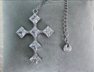 Collar Cruz con Cristales Acero