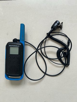 Walkie Talkie Motorola con Auricular