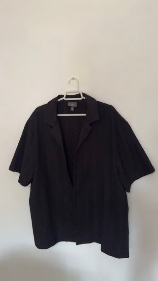 Camisa H&M Negra Texturizada Manga Corta