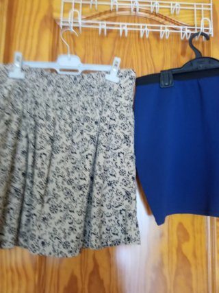 Lote 2 faldas beige y azul