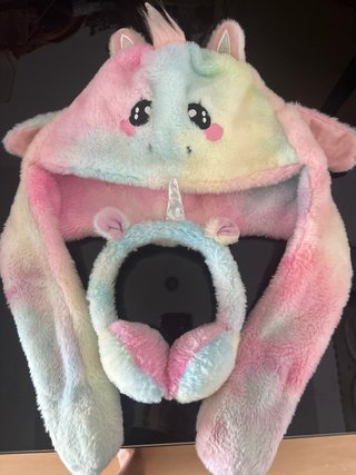 Gorro unicornio peluche con orejeras y orejeras