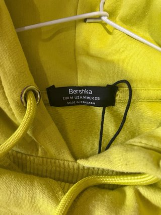 Sudadera con capucha amarilla