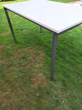 Mesa de cocina blanca