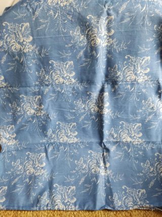 Funda de colchón floral azul y blanco