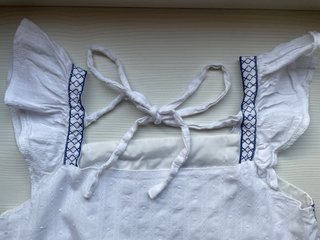 Blusa corta bordada Shein