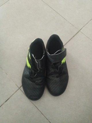 Zapatillas de fútbol multitacos Talla 30