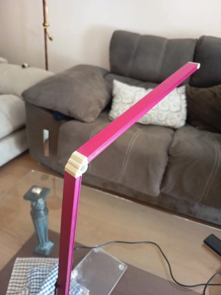 Lámpara de mesa rosa metal y plástico