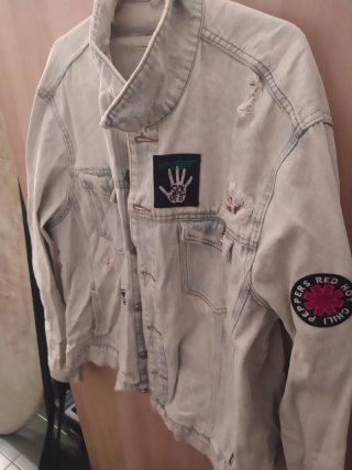 Chaqueta vaquera Bershka con parches XXL