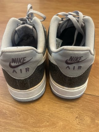 Zapatillas Nike Air Force 1 Grises y Blancas
