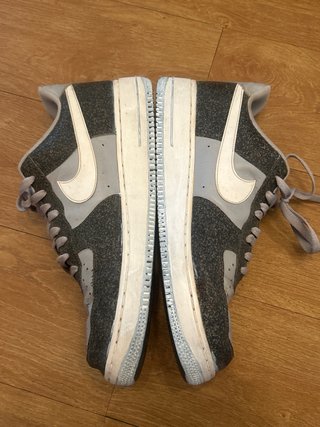 Zapatillas Nike Air Force 1 Grises y Blancas