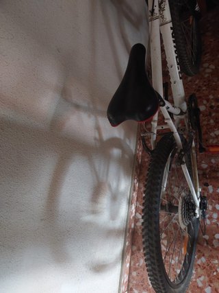 Bicicleta B'TWIN Rockrider 300