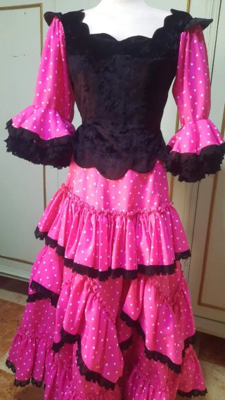 Traje de Flamenca Rosa y Negro